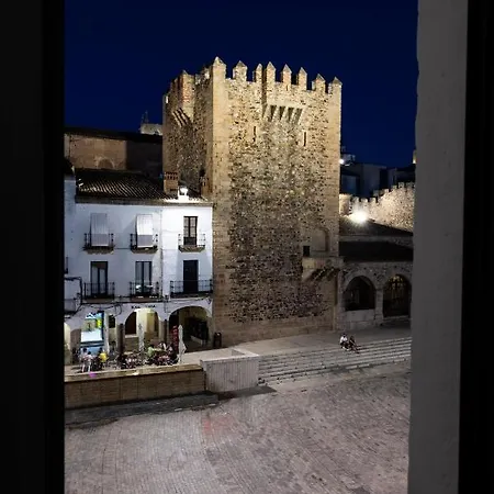 Apartamentos El Patio Plaza Mayor Caceres Exterior photo